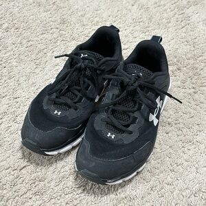 Under Armour BGS Assert 9